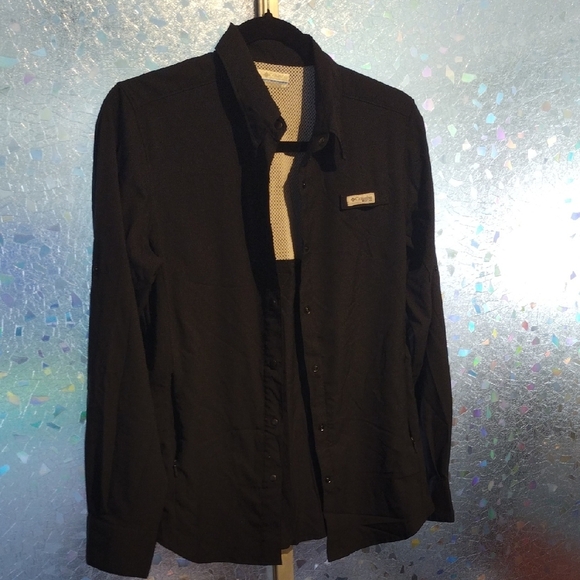 Columbia Women's Black Button Down Long Sleeves Shirt - Picture 14 of 17